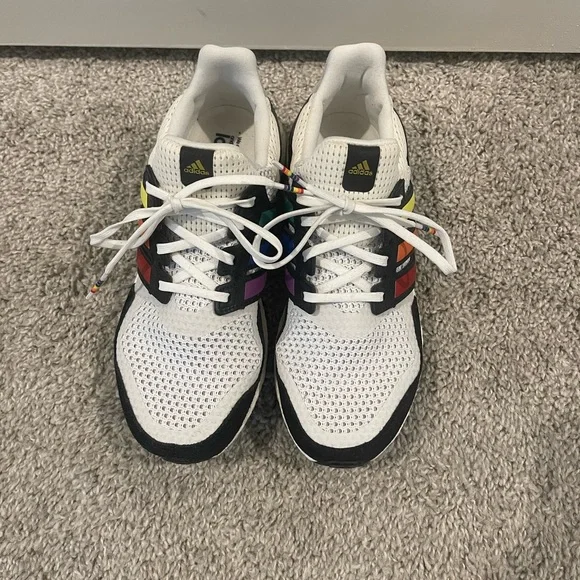 SOLD❗️Adidas’ love unites ultra boosts (2020) 🏳️‍🌈 - Picture 4 of 8